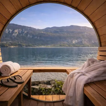 Ferienhaus Lakefront On Bourget Conjux